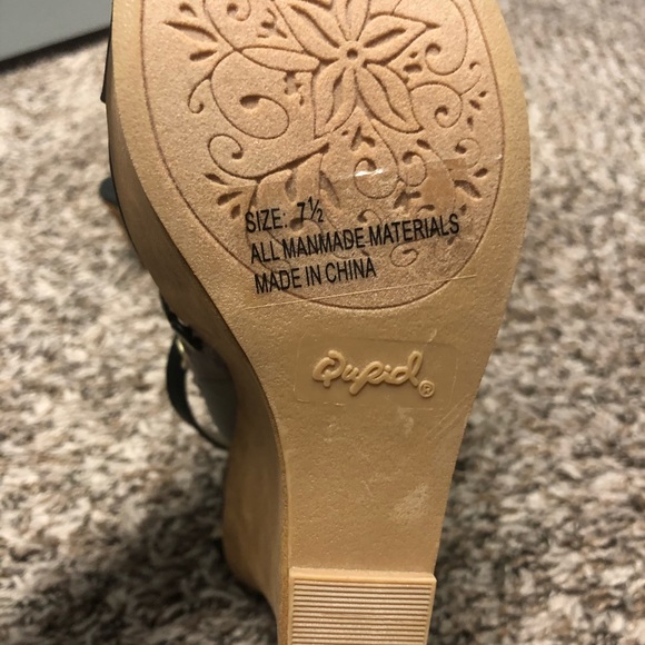 Woman’s black studded wedges - Picture 3 of 3